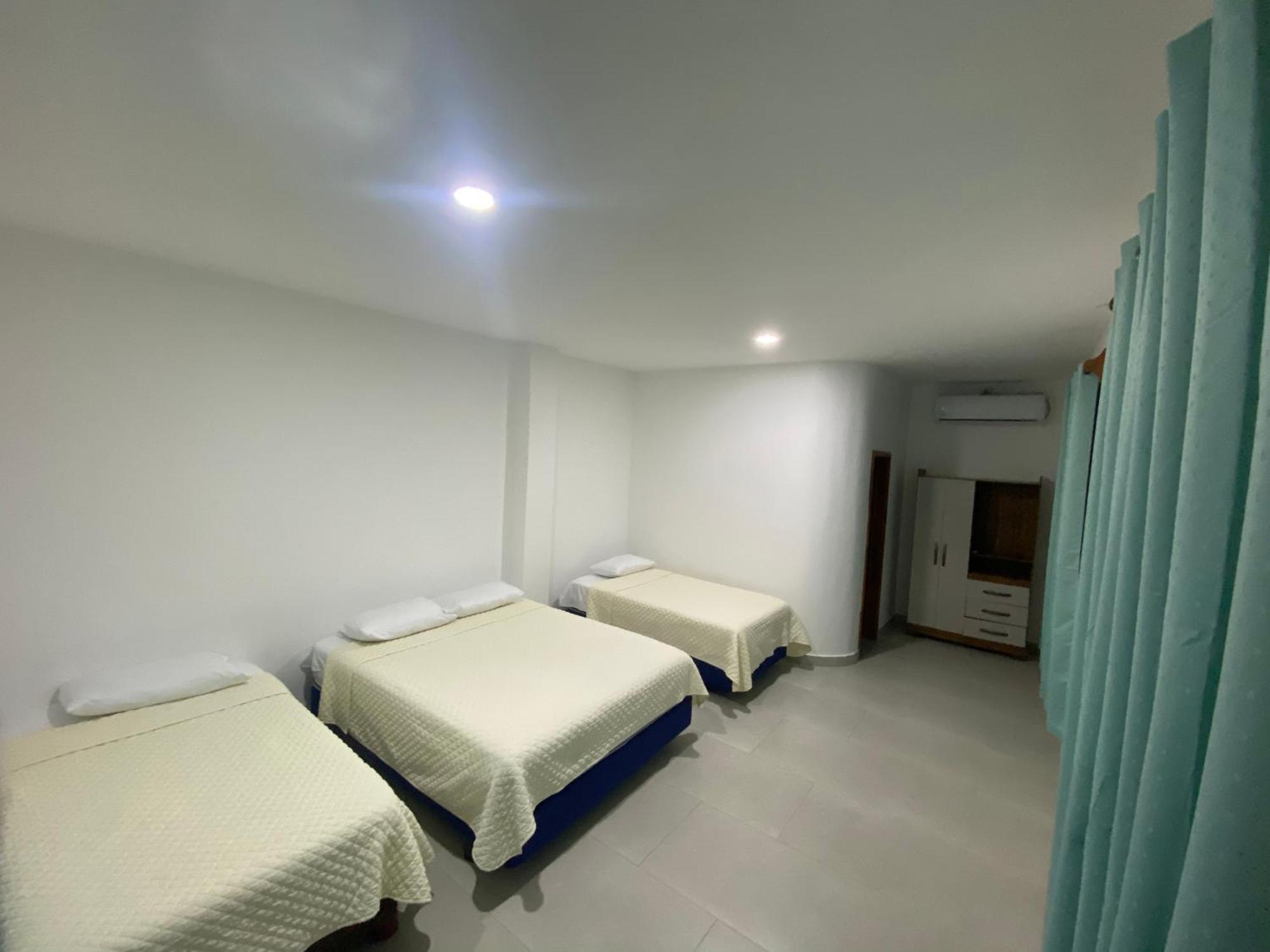 Готель Penguin House Пуерто-Вільяміль Екстер'єр фото