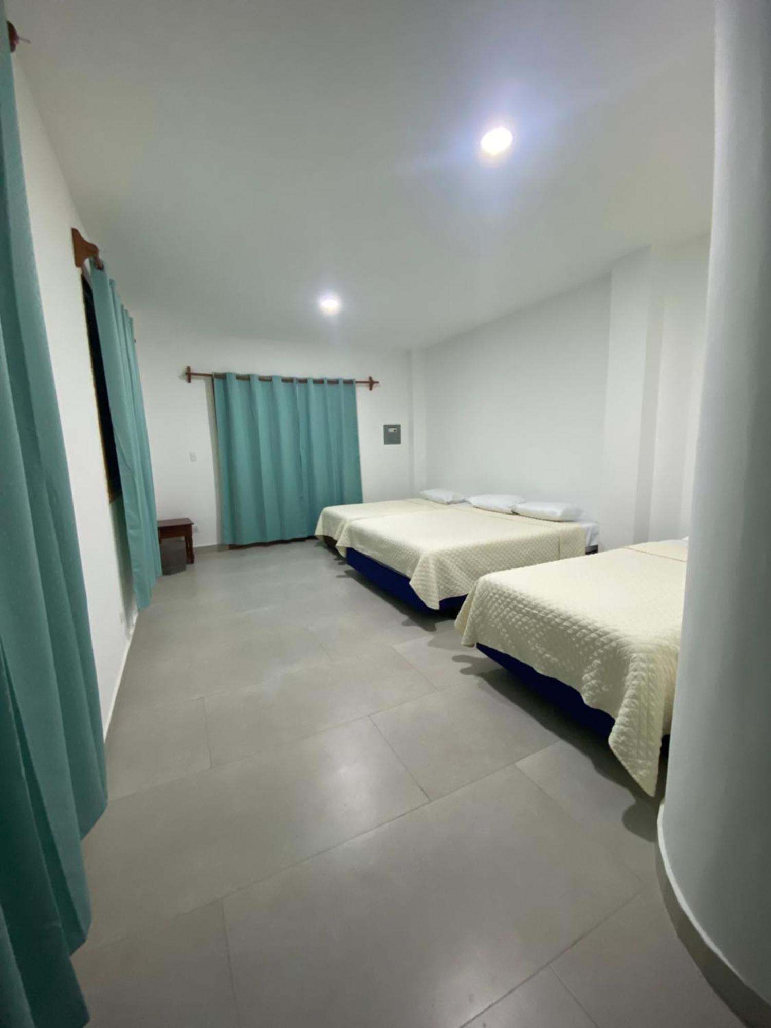 Готель Penguin House Пуерто-Вільяміль Екстер'єр фото